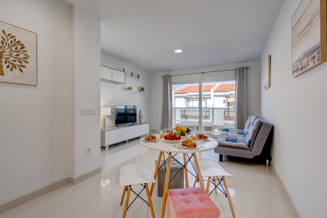Coastal Escape Apartment Playa de San Juan  Exterior foto